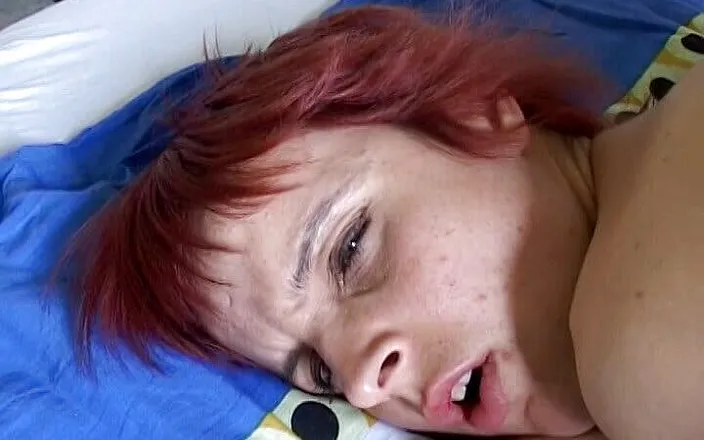 German Fuck Movie: Anal fingered fresh from the gym