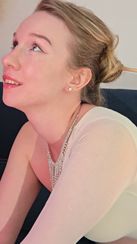 Vůbec první domácí anál od Alice Klay