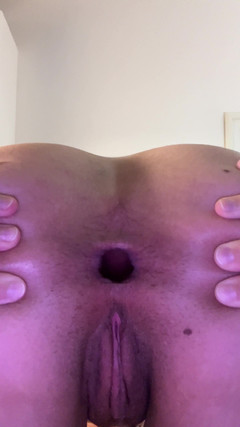 Juicy-Ass: Apertura Del Buco Anale E Scoreggia