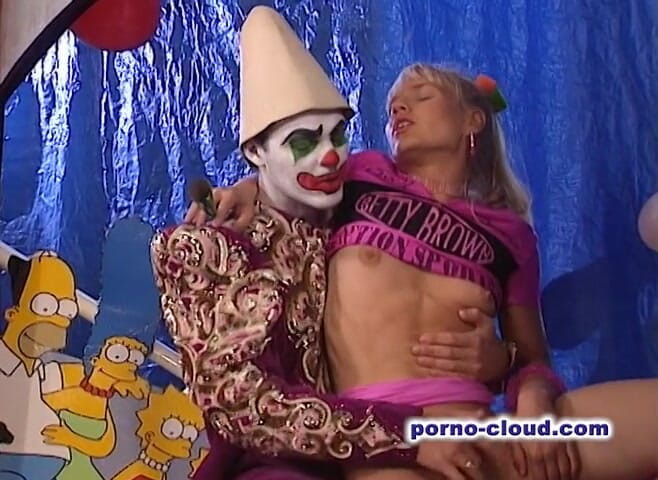 Porno Cloud: 더 나은 따먹히는 광대