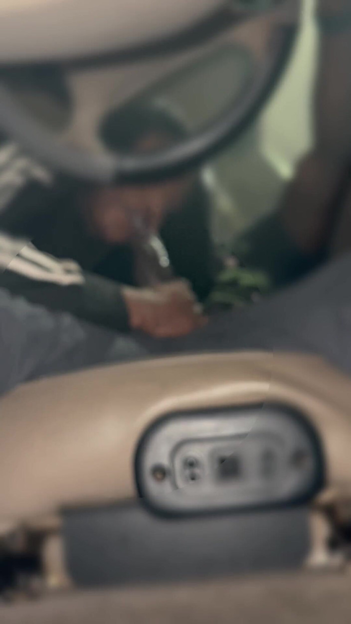 Purge_her: Ela chupa meu pau tão bem depois de um longo...