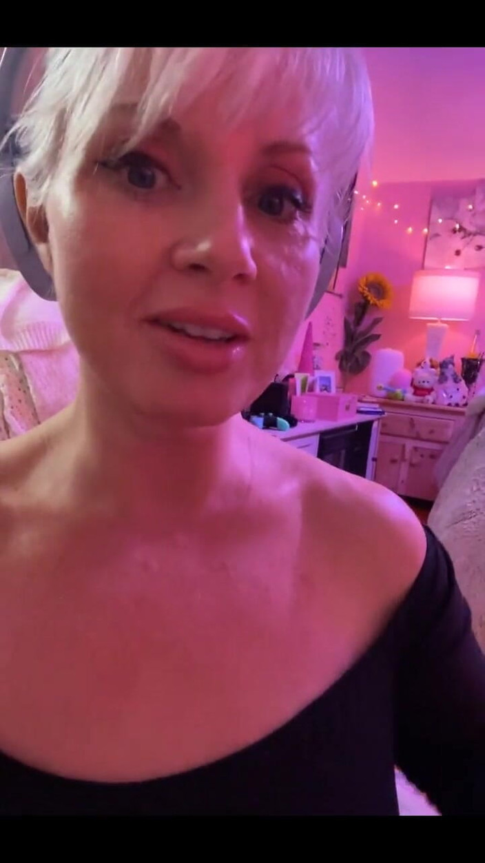 PaintedRose: Cam Calls Tonight