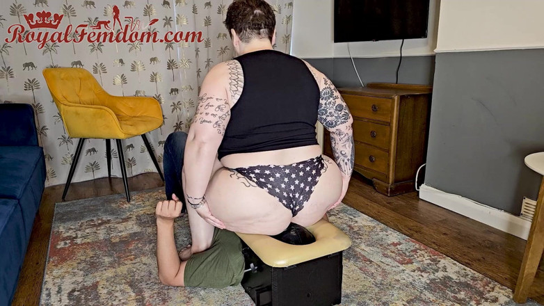 Royal Femdom: No Fresh Air for Eddy