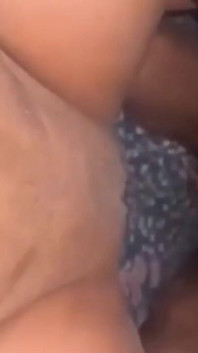 Bella ragazza tette cavalca sul cazzo del suo amante