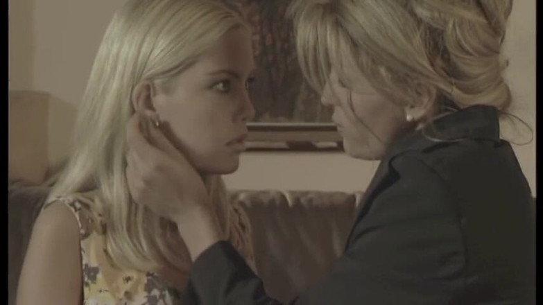 pornitaliangraffiti: Stepmother and Stepdaughter Lick Eachother Pussies