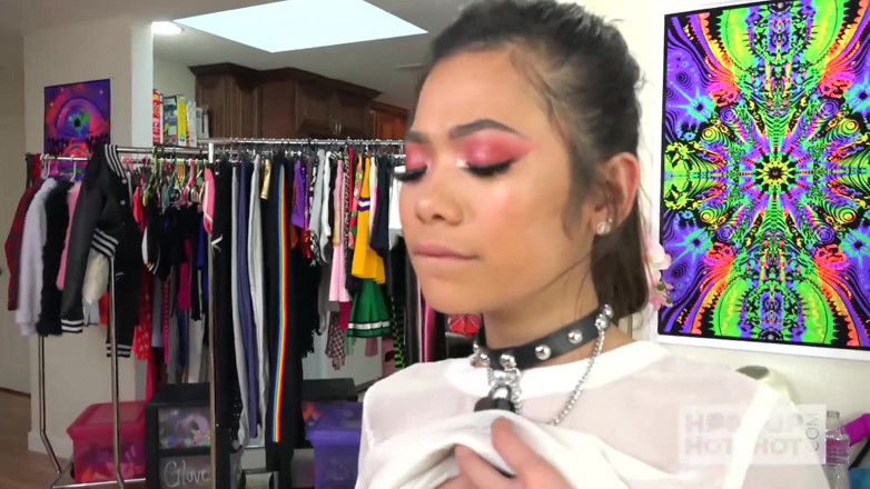Hookup Hotshot: Tiny Asian finds guy on the internet to fuck