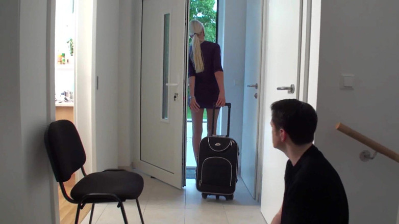 Foot Girls: Blonde gets pleased by her slave