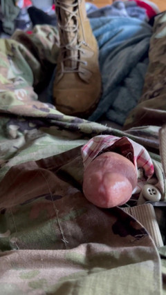 Gay Soldier Stuff: Super heet - Ons leger solider schiet lading sperma op zijn...