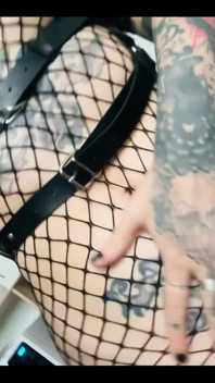Grunge MILF
