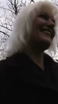 Blonďatá zralá je fistována a ošukána