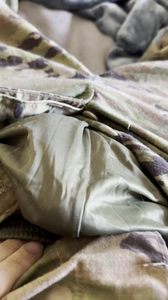 Gay Soldier Stuff: 穿着一些游侠内裤，黑色鸡巴和我的军队制服撸管 - 2射精！