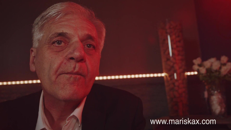 Mariska x: Lesbenspiele Mariska und Sahara Knite