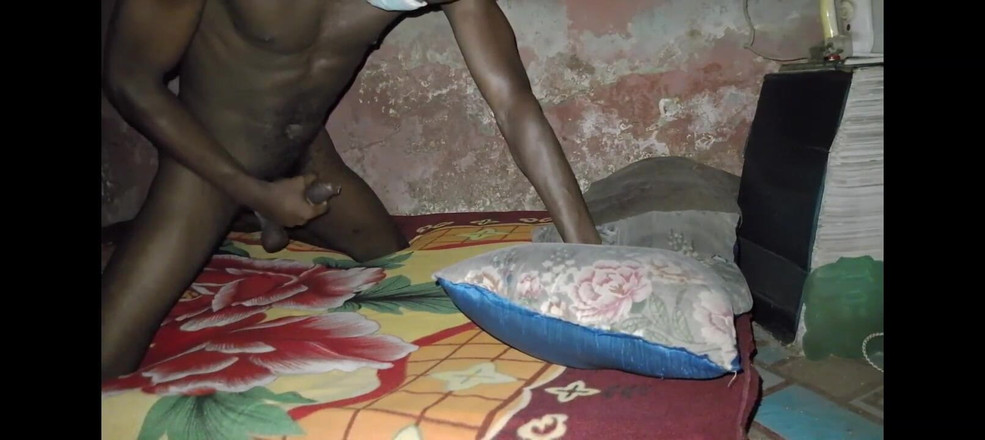 Masturbator emmy: Bobby johnson lebih suka di-anal di ranjang