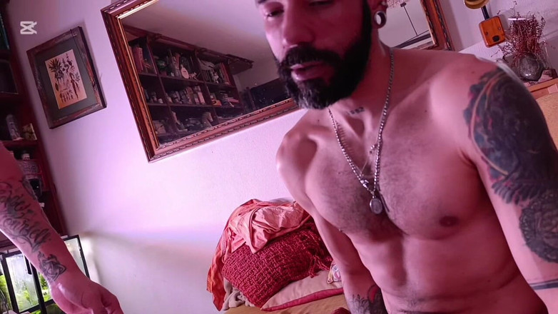 Mr. Pentacle: Dua twink dengan kakek