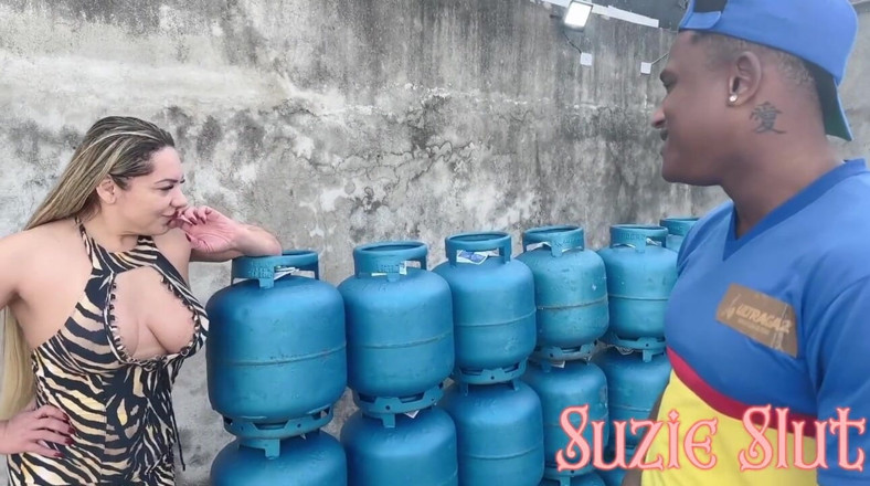 Suzie Hard Anal: Suzie Slut Went Out to Buy Gas, Wearing Only a...