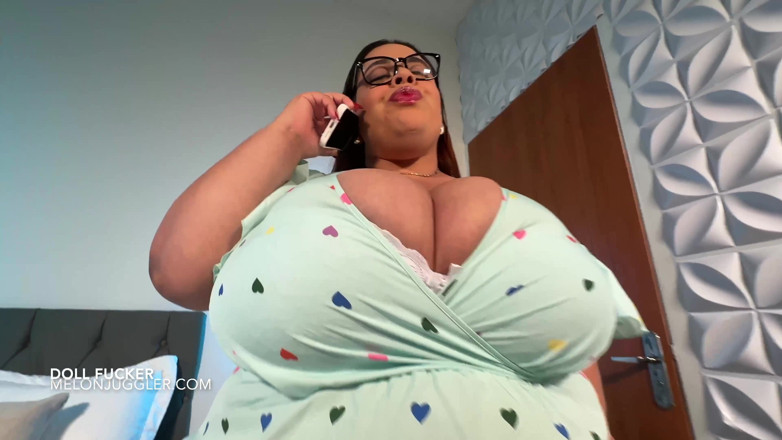 Melon Juggler: Dicker bauch, SSBBW engel reitet eine sexpuppe mit riesigen schwanz