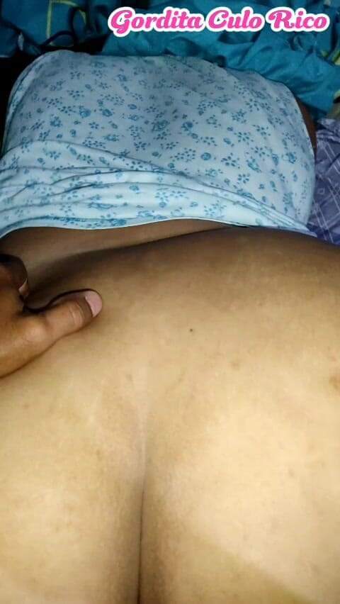 Gordita Culo Rico: Gadis gemuk seksi ini lagi asik ngentot sama temannya sendiri,...