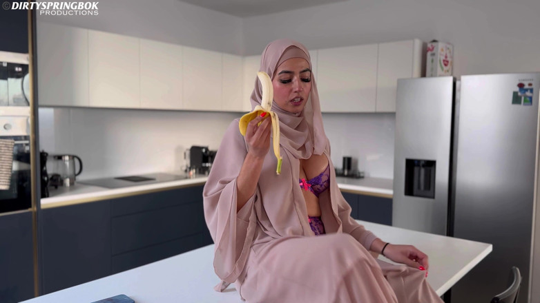 Aaliyah Yasin: Hungry Muslim Girl Breaks Her Fast with BBC