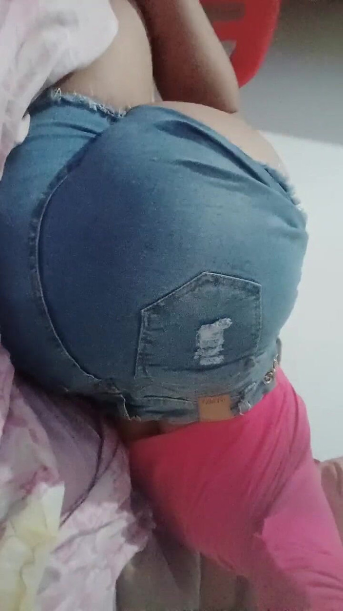Femboy from Colombia: हम एक साथ रहने के लिए चक्कर लगा रहे हैं