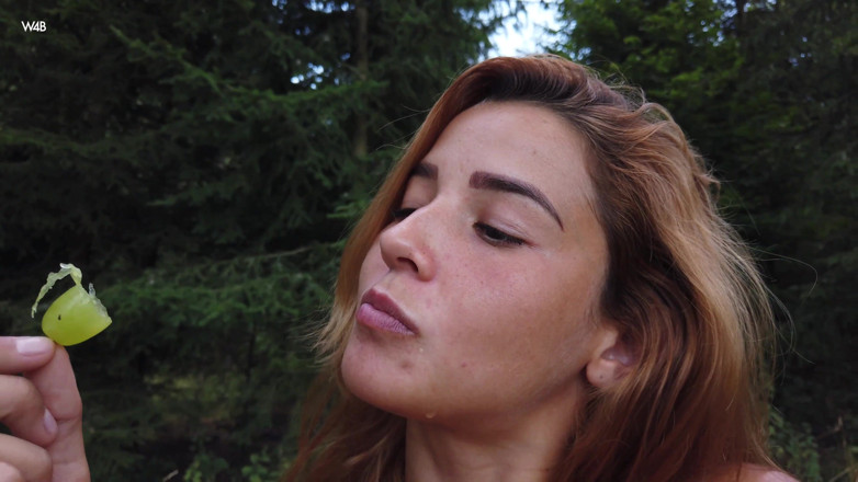 Watch4beauty: Bosverhaal met Agatha Vega