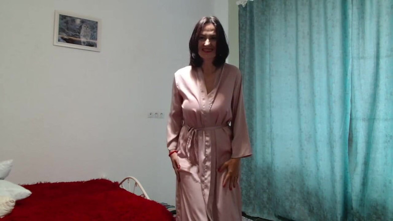 AngelaMilf: Fucked Her Hairy Pussy and Shows Everyone a Wet Hole...