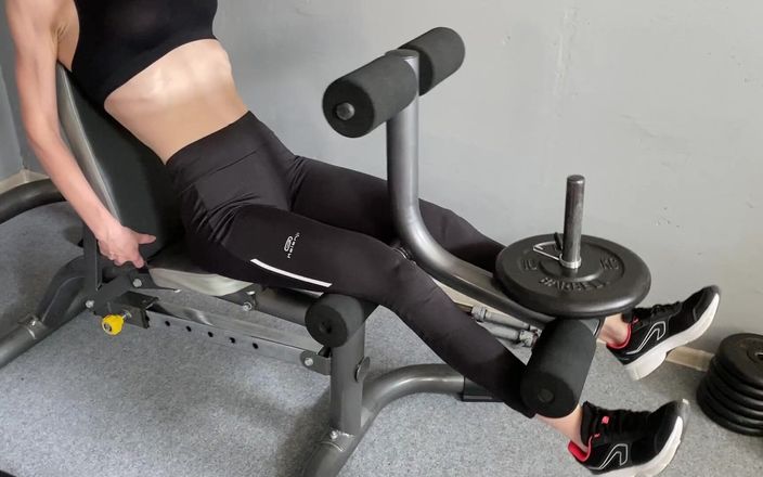 Mistress Mary: Tu entrenadora de gimnasio más sexy Mistress Mary