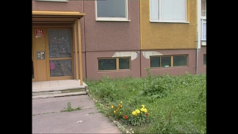 Muschi movie official: Manžel sprostým prasetem prodává svou manželku za peníze chlapovi, který...