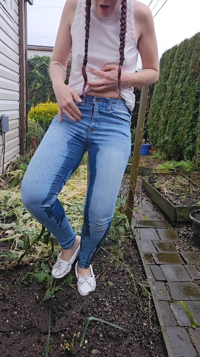 Nerdy_faery: Muddy White Mocs and Jeans Pee