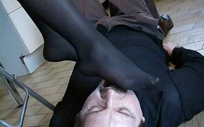 French-domina: Mistress Christine gets her feet licked