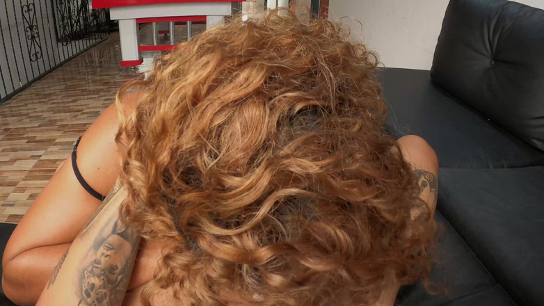 DaniClark: Arkadaşım Bana Ne Kadar Yutabileceğini Gösteren Büyük Bir Sakso Çekiyor