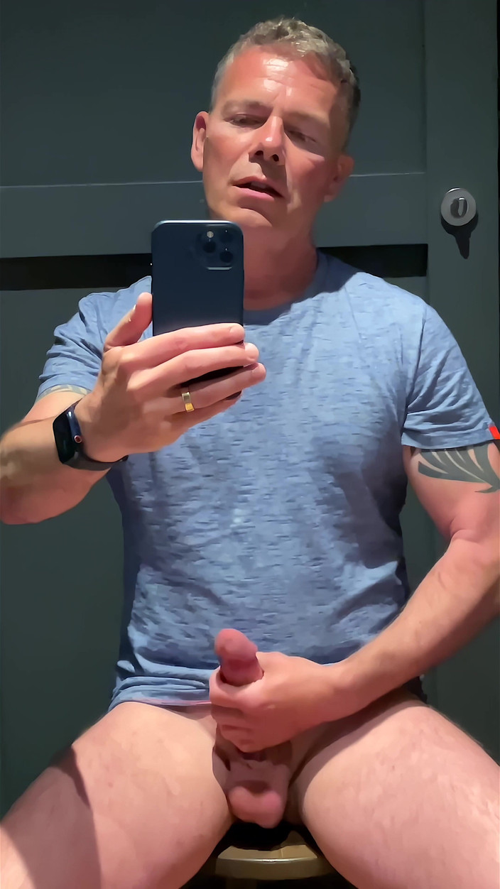 NakedFoxx: 위험한 피팅 룸 Wank : 내 사정을 듣는 다음 칸막이 남자 - 거대한 사정