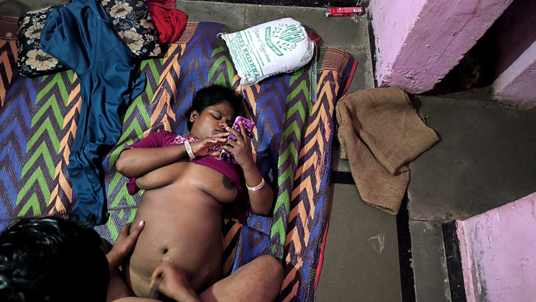 Kajalbhabhi87: Secretamente Follada a La Criada