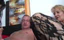 Deutsche Amateur Pornos: Niemiecka trójka FFM doprowadza wszystkich do gorącego orgazmu