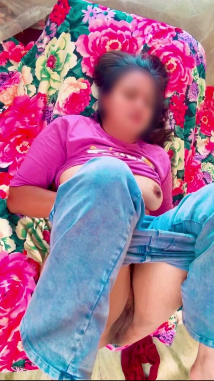 Your_aisha: Desi byflicka knullar så hårt med sin pojkvän första gången...