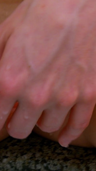 Kamilla Kaboose - the Razor's Edge Pussy Shaving