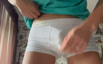 RomaHot: मैं मेरे लंड का हस्तमैथुन करती हूं