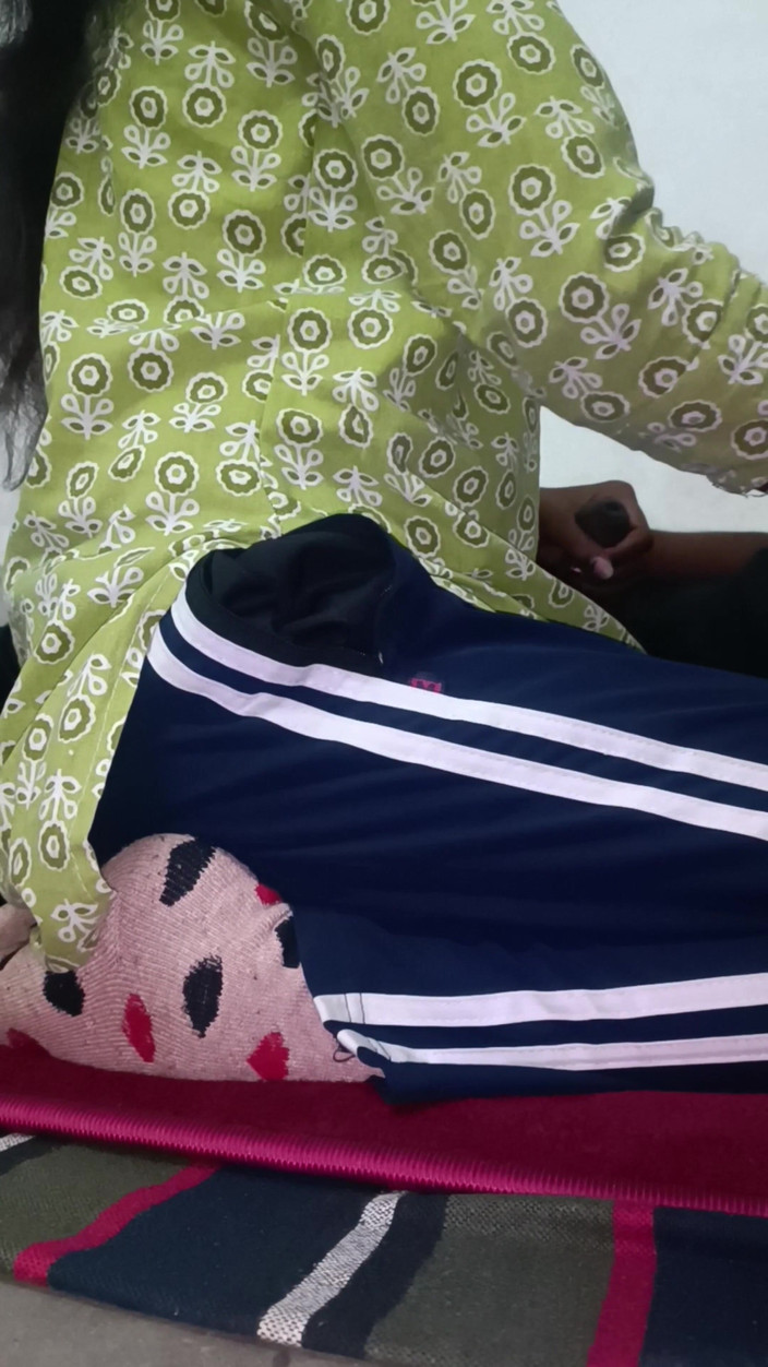 SanskariGirl1: Мій вчитель жорстко трахав мене, коли всі зайняті