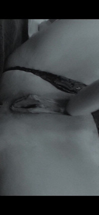 Cewek seksi muncrat dengan lingerie seksi