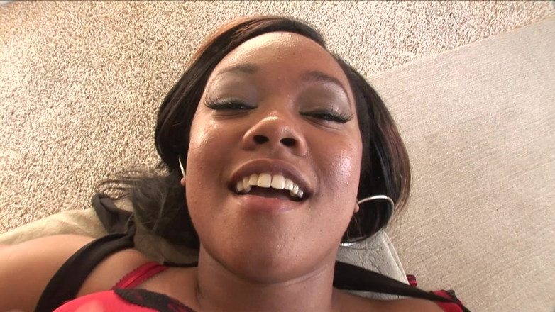 Thot Factory: Gordinha negra gata chupa paus em boquete