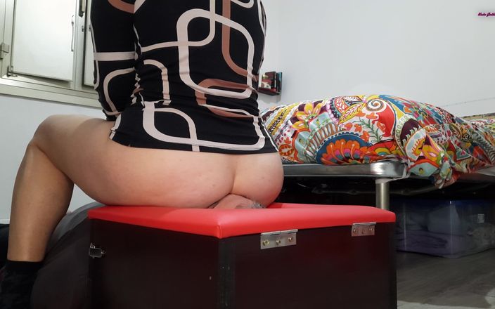 goddess82: Sentando na cara nua na caixa de smothebox! 4K! 10 min! Ahd!