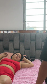 你在做什么？我很惊讶看到我最好的朋友在我休息时操我他妈的继母