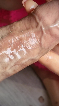5 Ladungen Auf Schmelzendes Eis: Handjob Zum Nachtisch