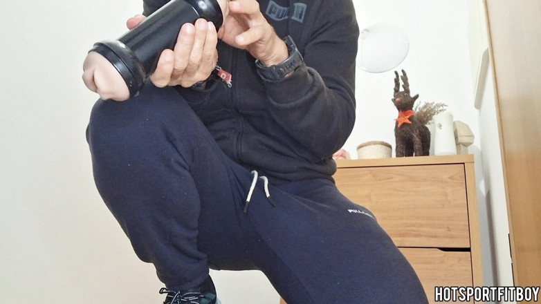 Hotsportfitboy: Fleshlight baise risquée chez un ami - grosse bite bien dure...