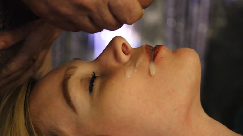 GamerGirlRoxy: Sperma auf meine metallen lippen: sechs ladungen