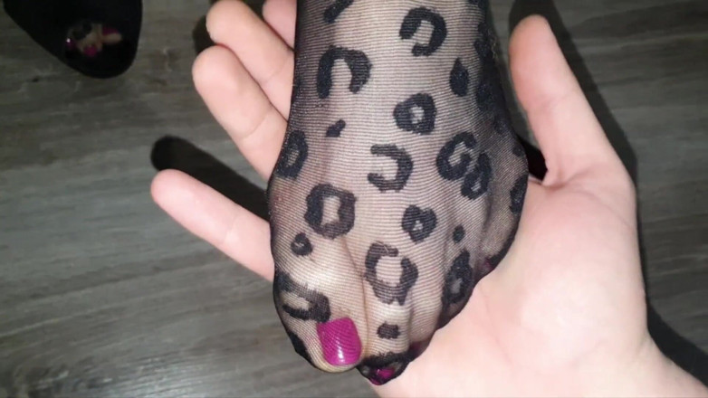 Wife's Nylon: Cum on high heels#1