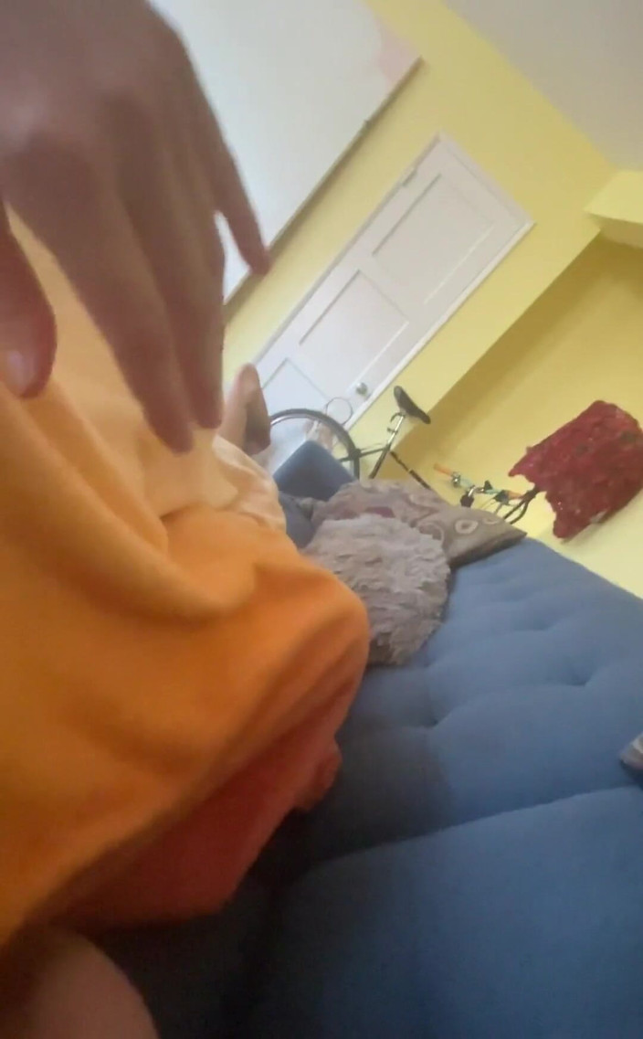 VibeWithMommy: Je to divné sledovat, jak se pár miluje?