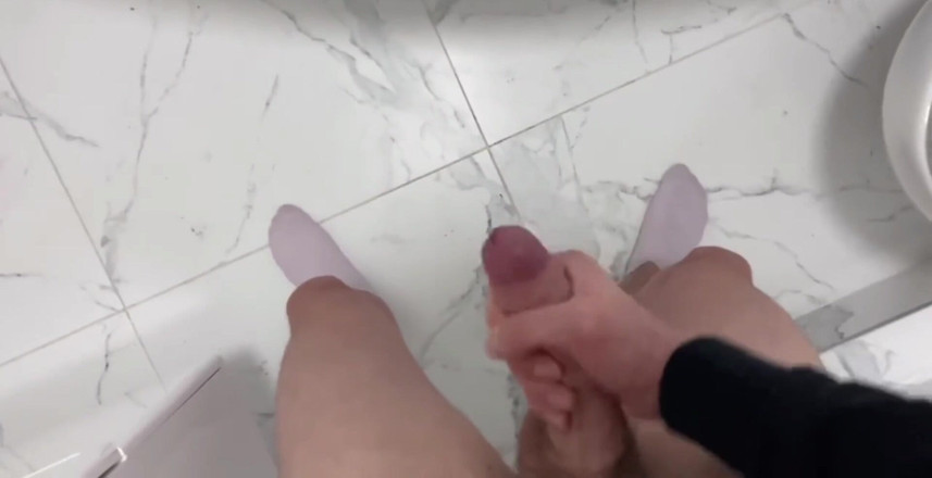 xMilfloverxx: Thủ dâm trong phòng tắm