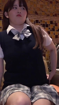 Misuzu - H-cup žena s velkými prsy, která má ráda starší muže, napůl, napůl