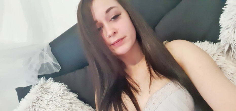 Holly Kitten: Teen Solo