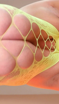 私の巨大なおっぱいが揺れているのを見て